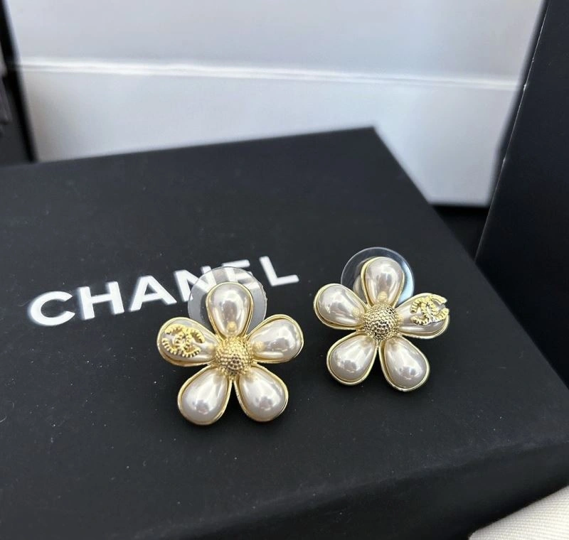 Chanel Earrings Trendsetting 224197