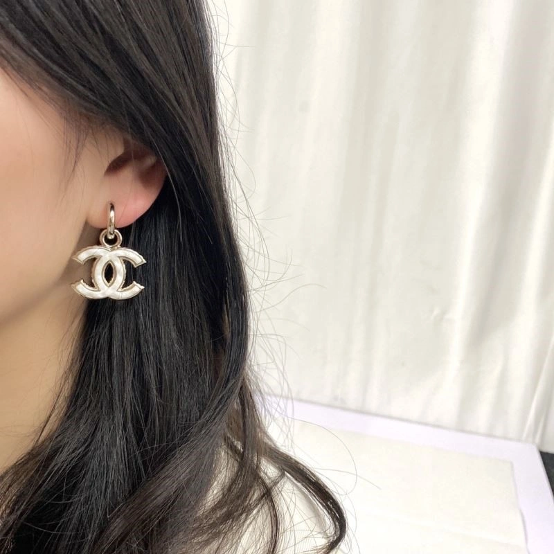 Minimalist Chanel Earrings 224195