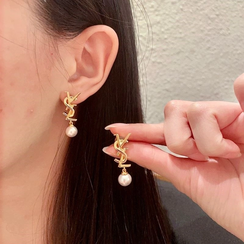 Chanel Earrings Trendy 224185