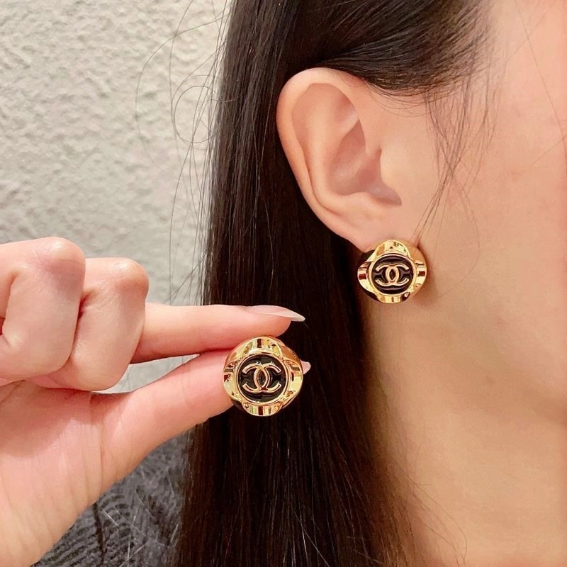 Unique Chanel Earrings 224150