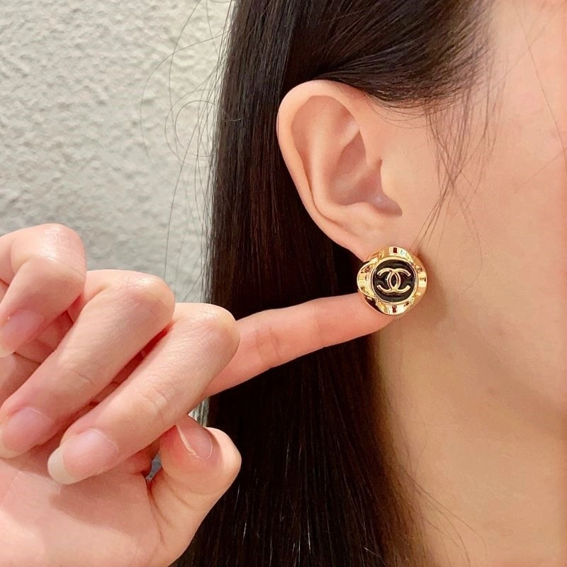 Unique Chanel Earrings 224150