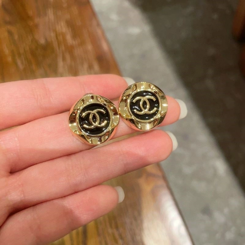 Unique Chanel Earrings 224150
