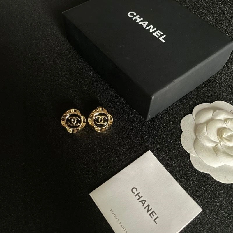 Unique Chanel Earrings 224150