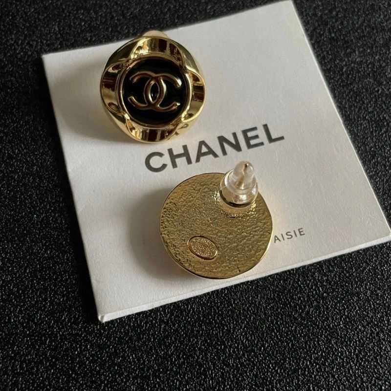 Unique Chanel Earrings 224150