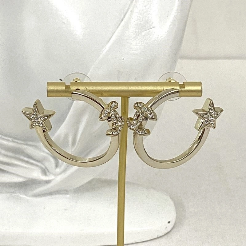 Comfortable Chanel Earrings 224155