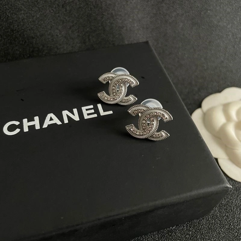 WrinkleFree Chanel Earrings 224127