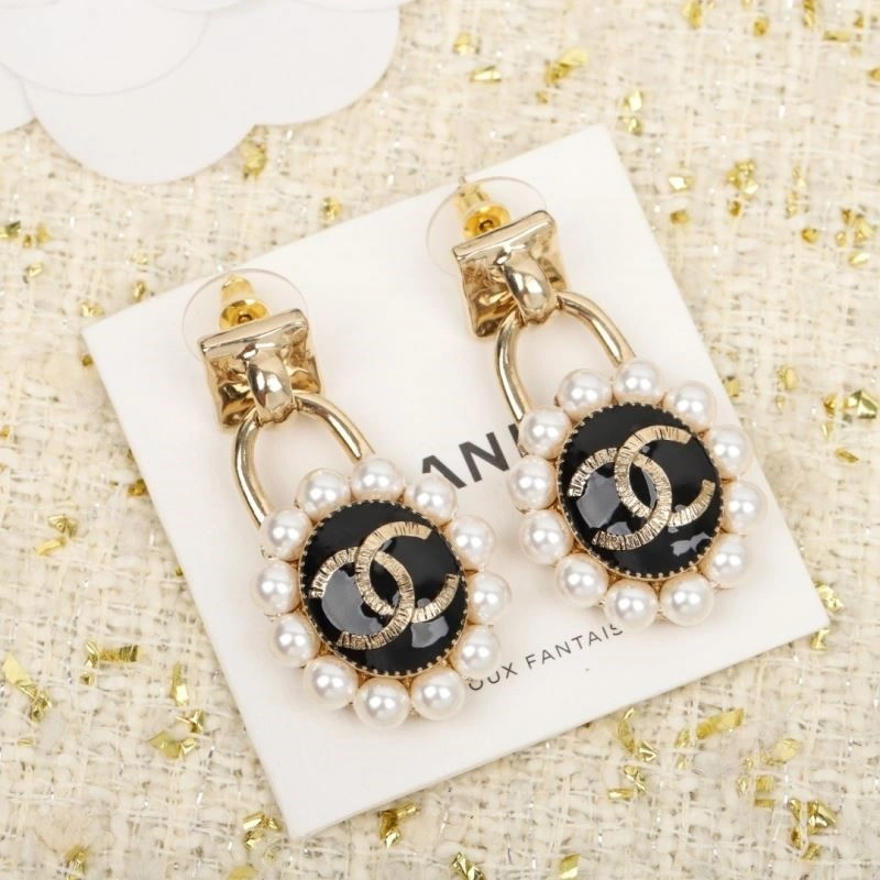 Popular Chanel Earrings 224136