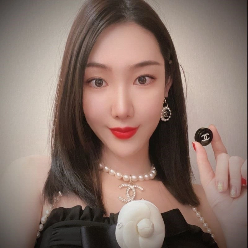 Popular Chanel Earrings 224136