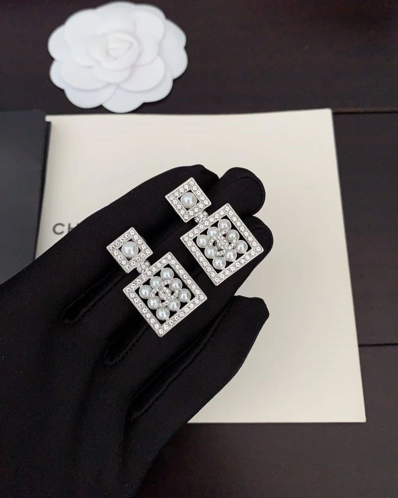 Chanel Earrings Affordable 224092