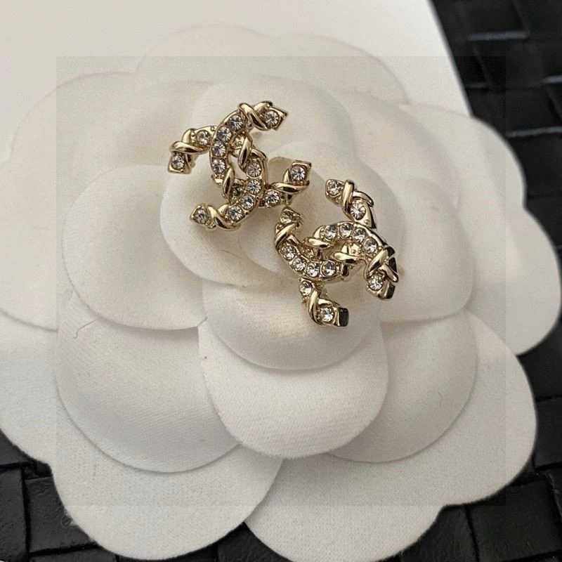 Chanel Earrings Breathable 224106