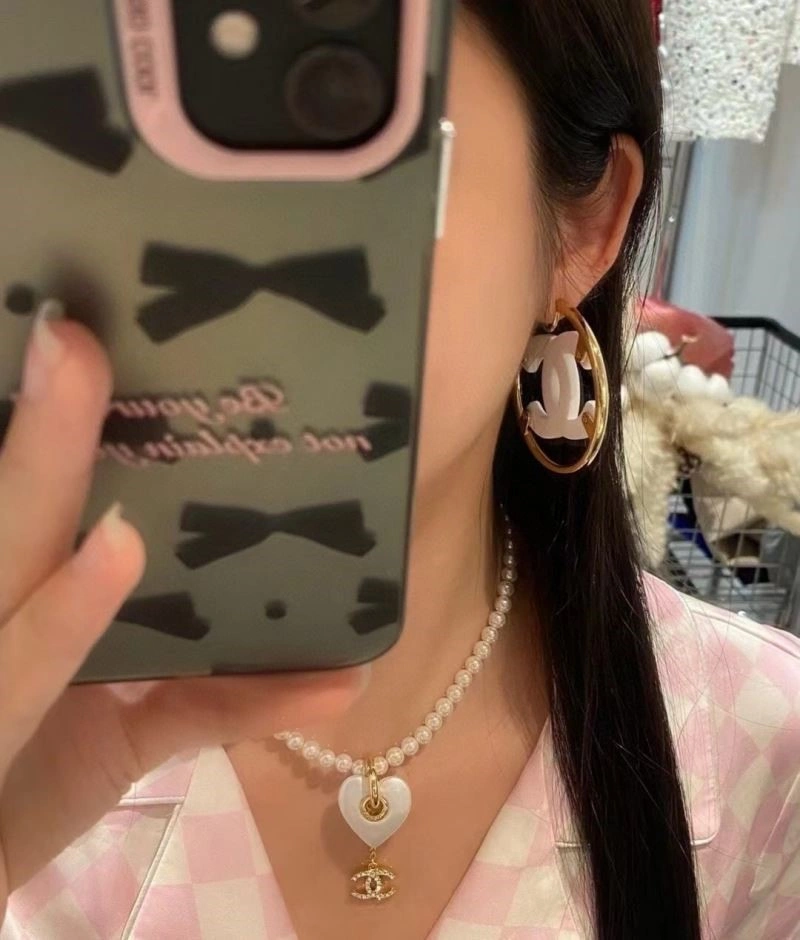 Affordable Chanel Earrings 224100