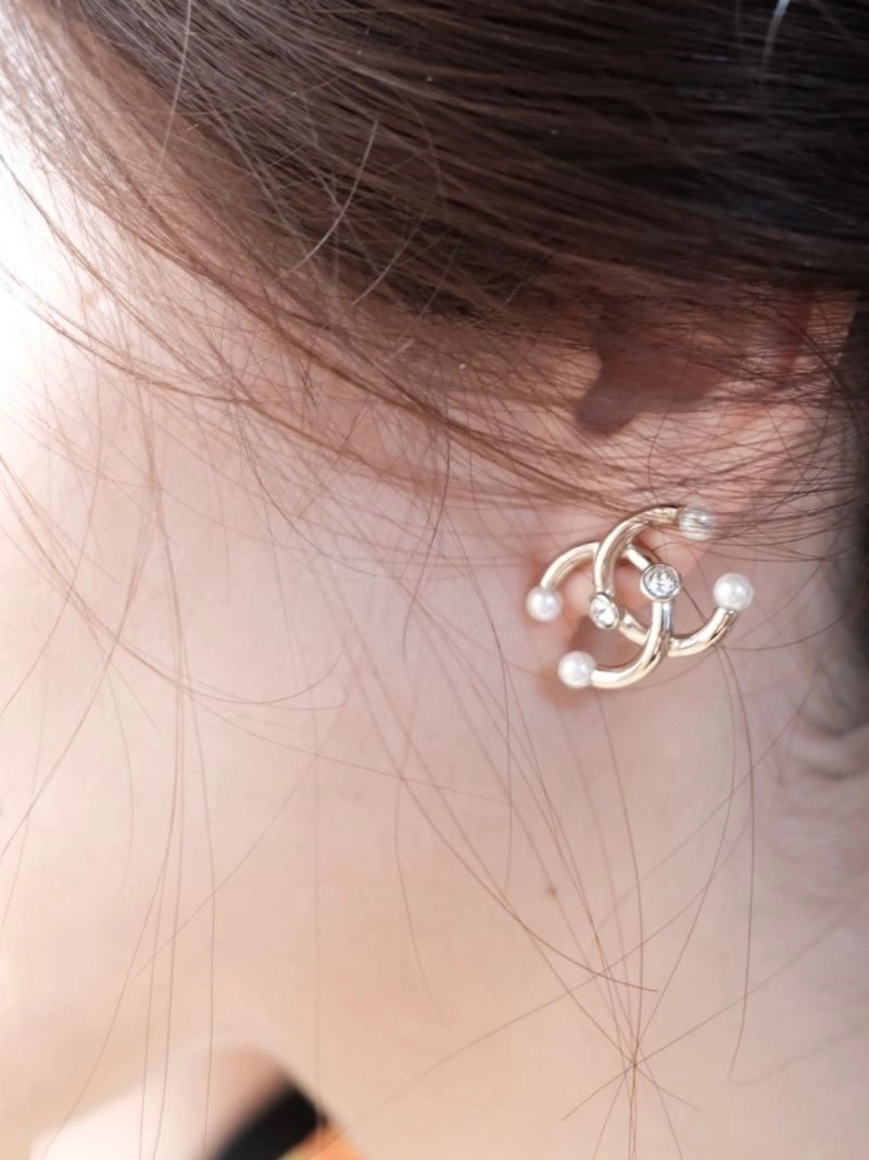 Durable Chanel Earrings 224085