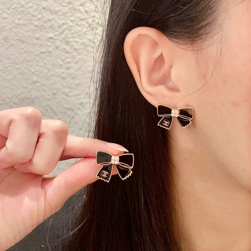 Elegant Chanel Earrings 224128