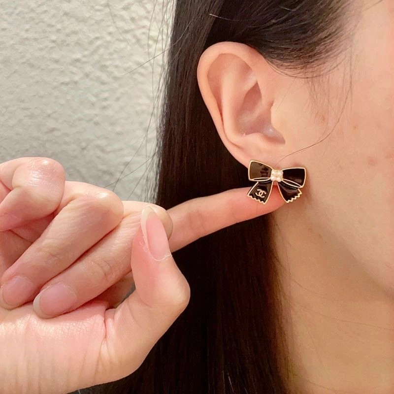 Elegant Chanel Earrings 224128
