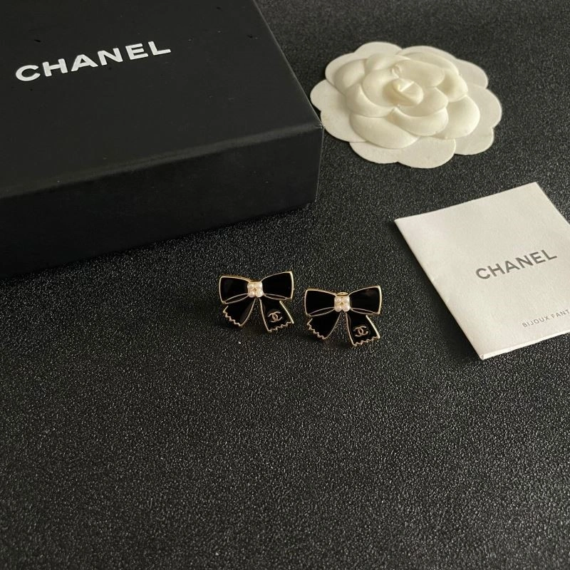 Elegant Chanel Earrings 224128