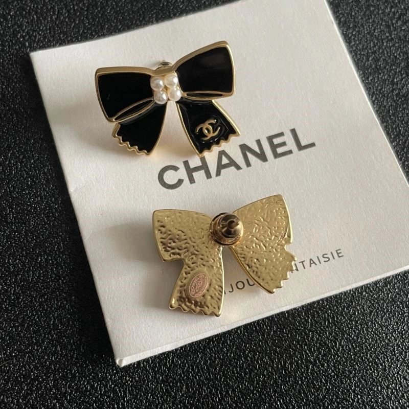 Elegant Chanel Earrings 224128