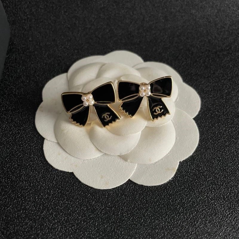 Elegant Chanel Earrings 224128