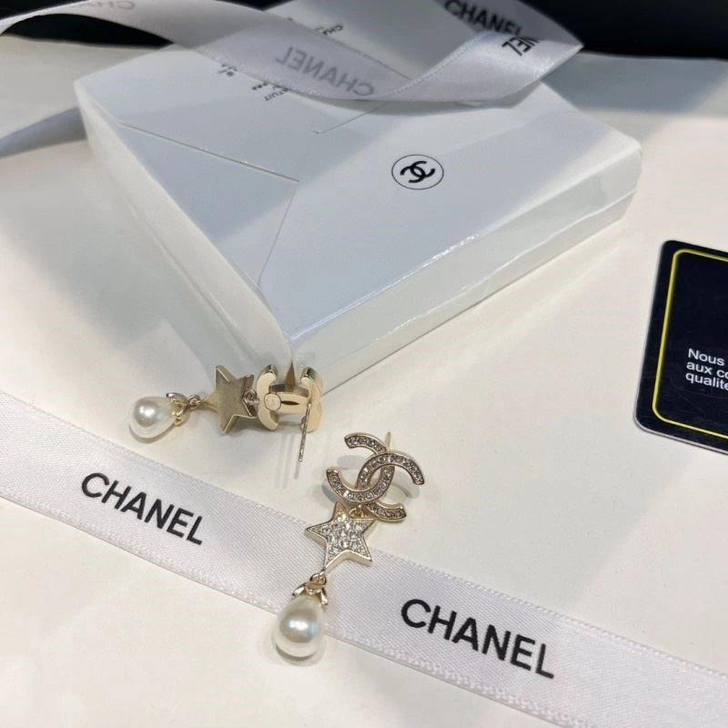 Chanel Earrings Supportive 224056