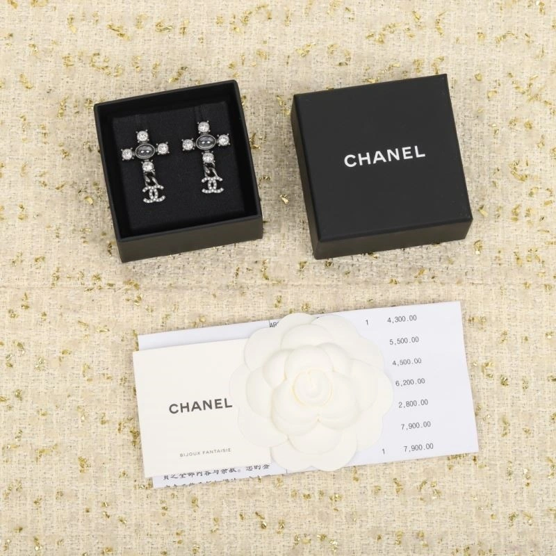 Lightweight Chanel Earrings 224040