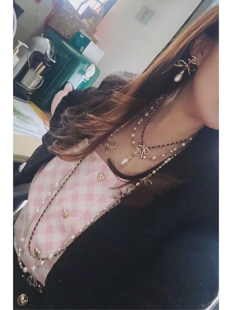 Comfortable Chanel Earrings 224094