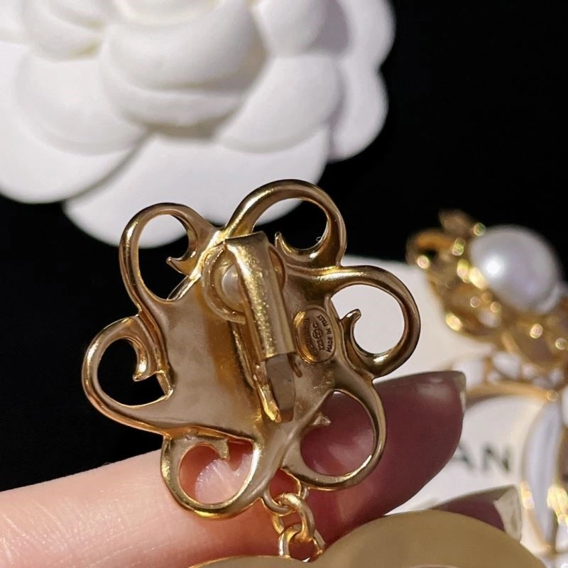 MoistureWicking Chanel Earrings 224043