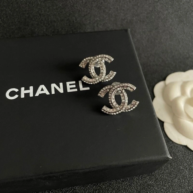Chanel Earrings Practical 224020