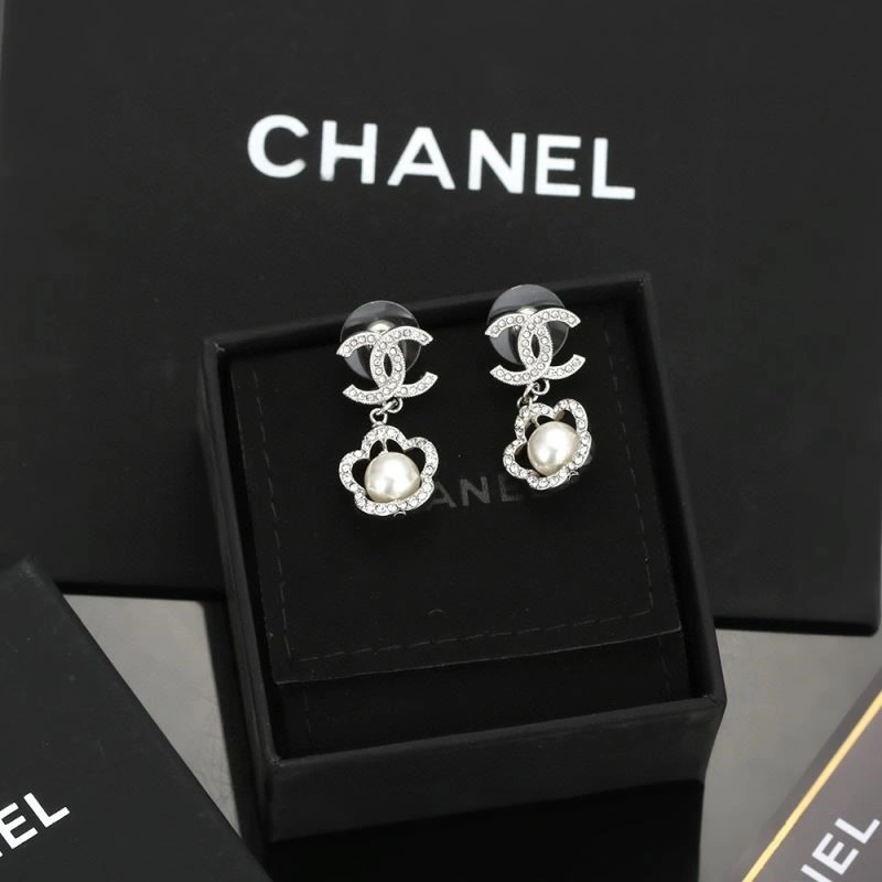 Chanel Earrings Flexible 224013