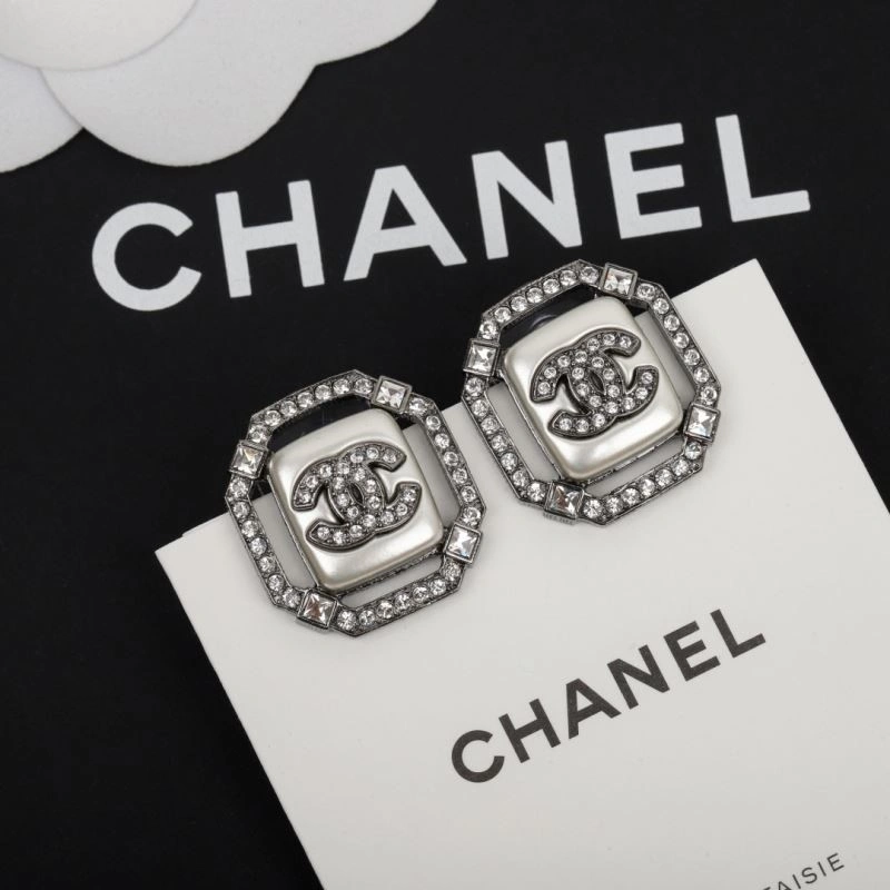 Bright Chanel Earrings 224010