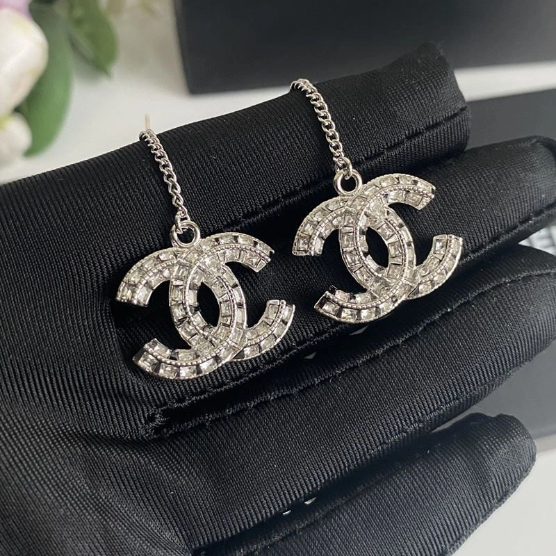 Comfortable Chanel Earrings 224007