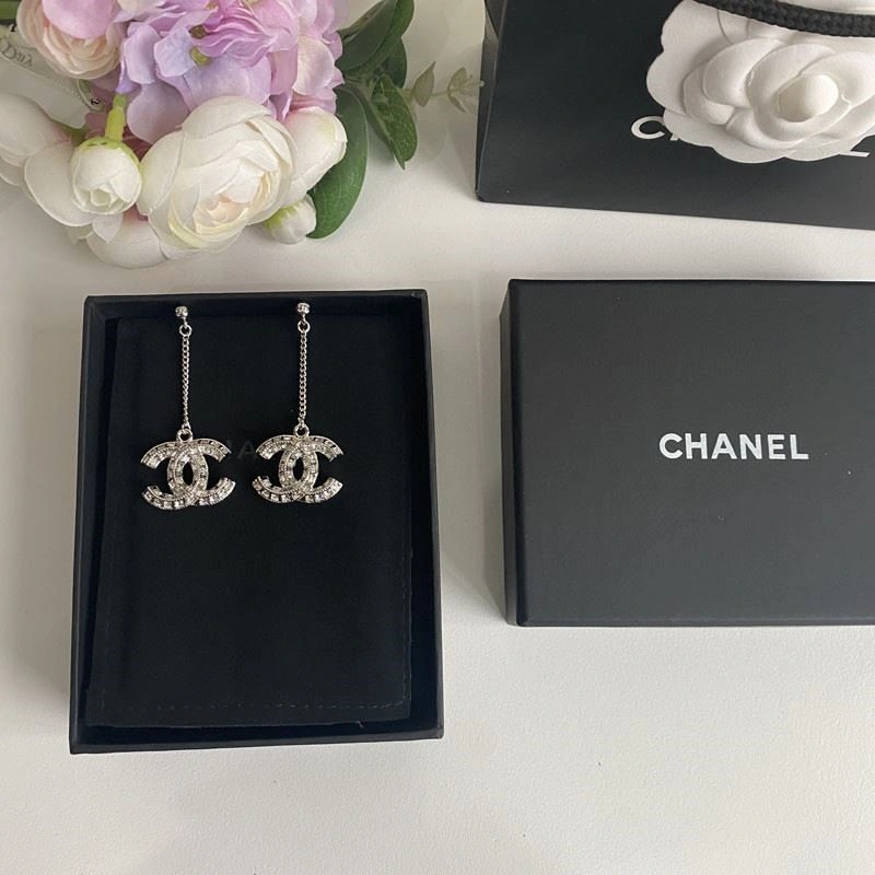 Comfortable Chanel Earrings 224007