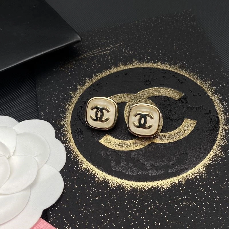 EyeCatching Chanel Earrings 224045