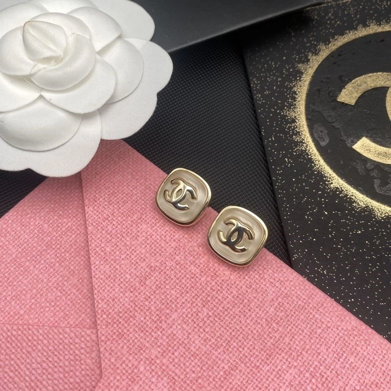 EyeCatching Chanel Earrings 224045