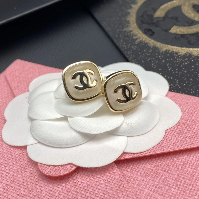 EyeCatching Chanel Earrings 224045