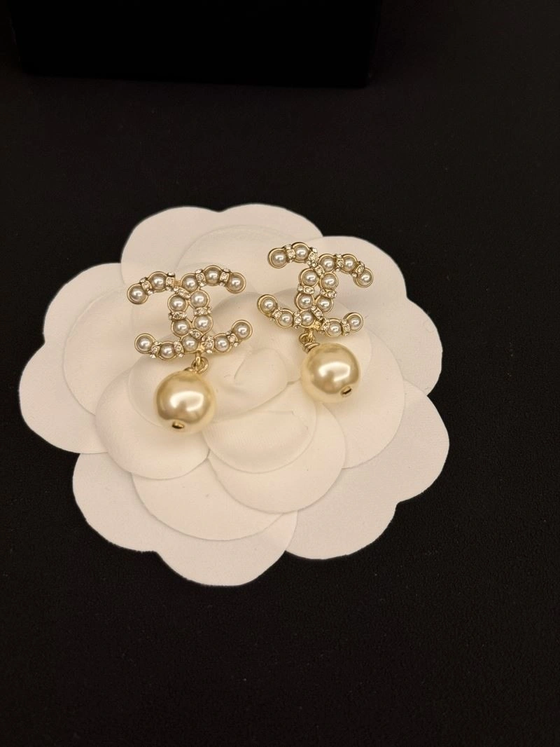 Chanel Earrings Functional 223999