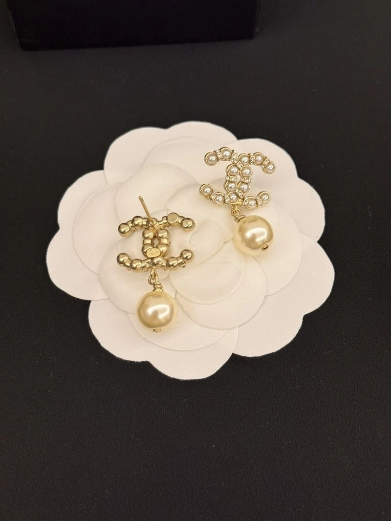 Chanel Earrings Functional 223999