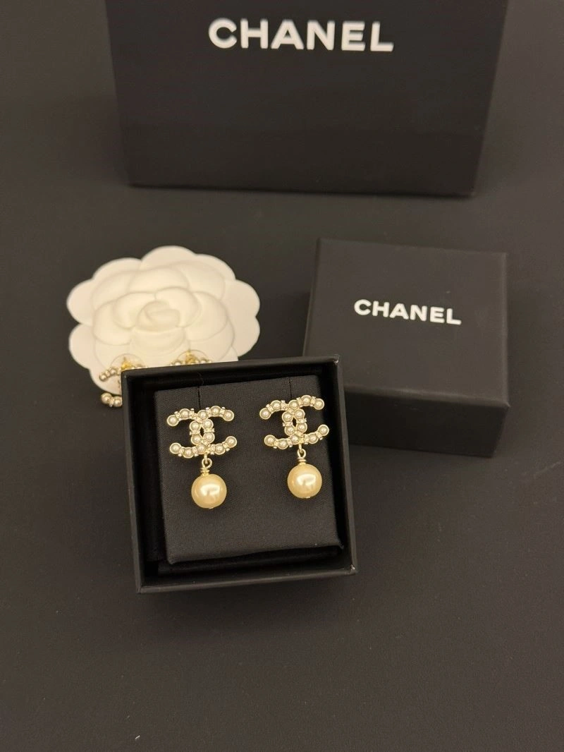 Chanel Earrings Functional 223999