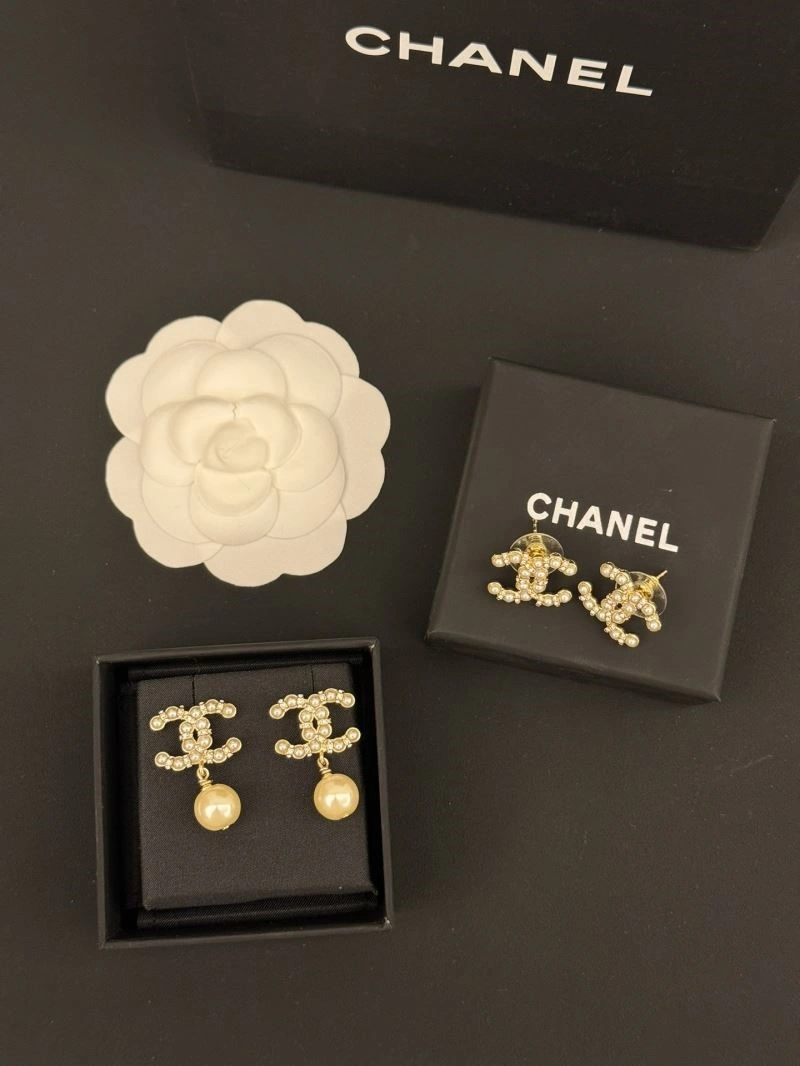 Chanel Earrings Functional 223999