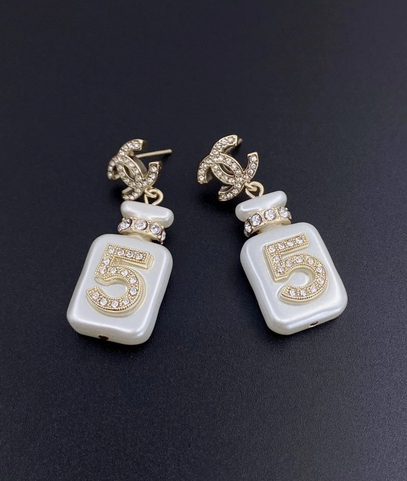 Chanel Earrings Packable 223979