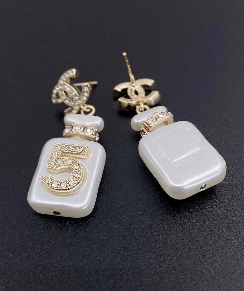 Chanel Earrings Packable 223979