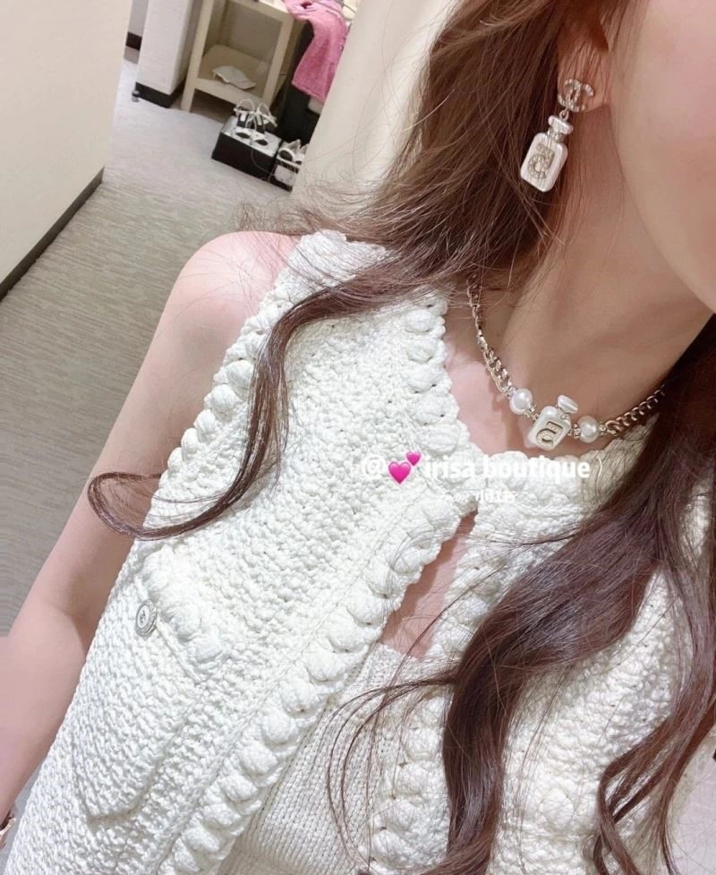 Chanel Earrings Packable 223979