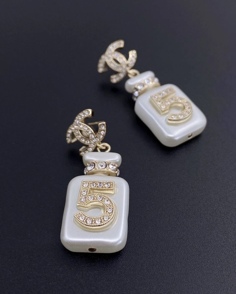 Chanel Earrings Packable 223979
