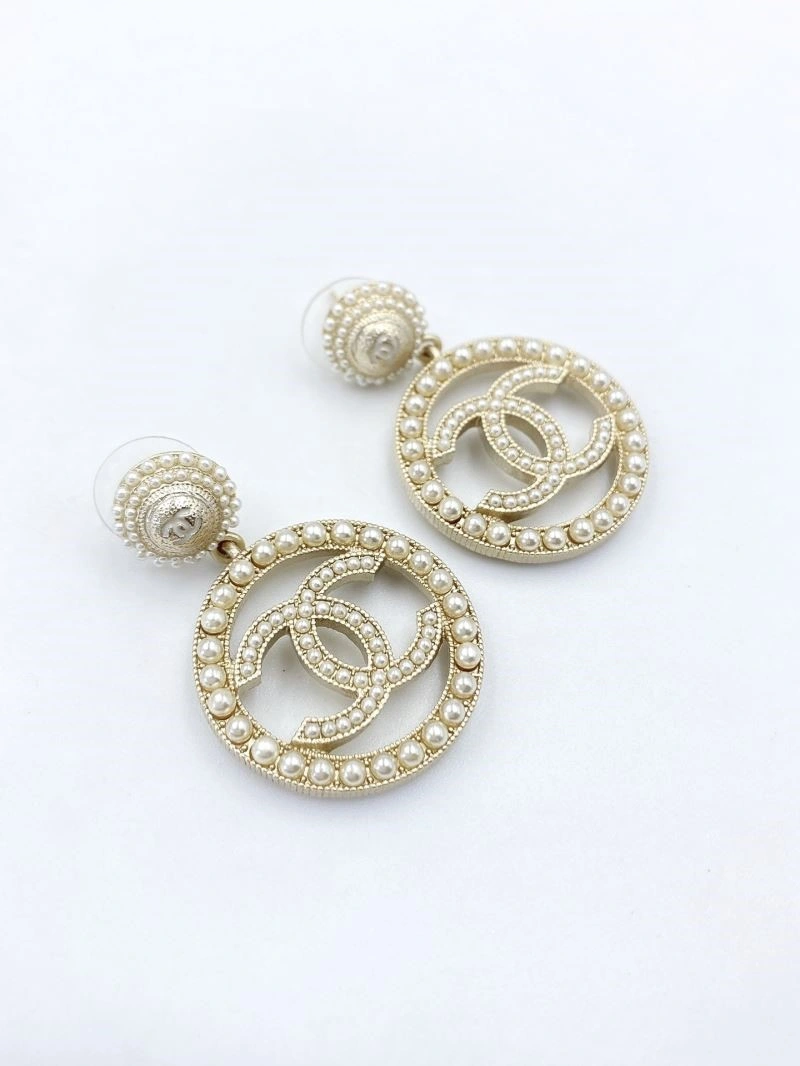 Effortless Chanel Earrings 223982