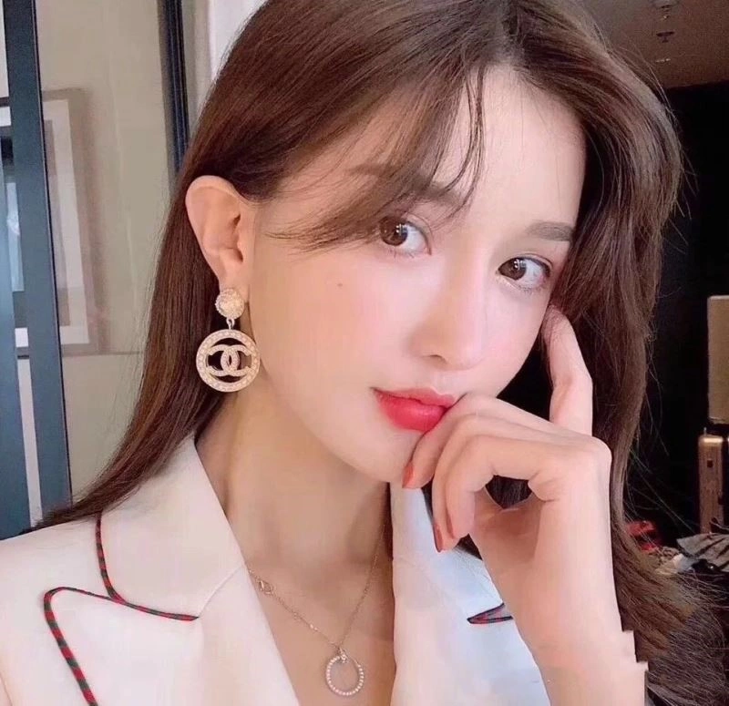 Effortless Chanel Earrings 223982