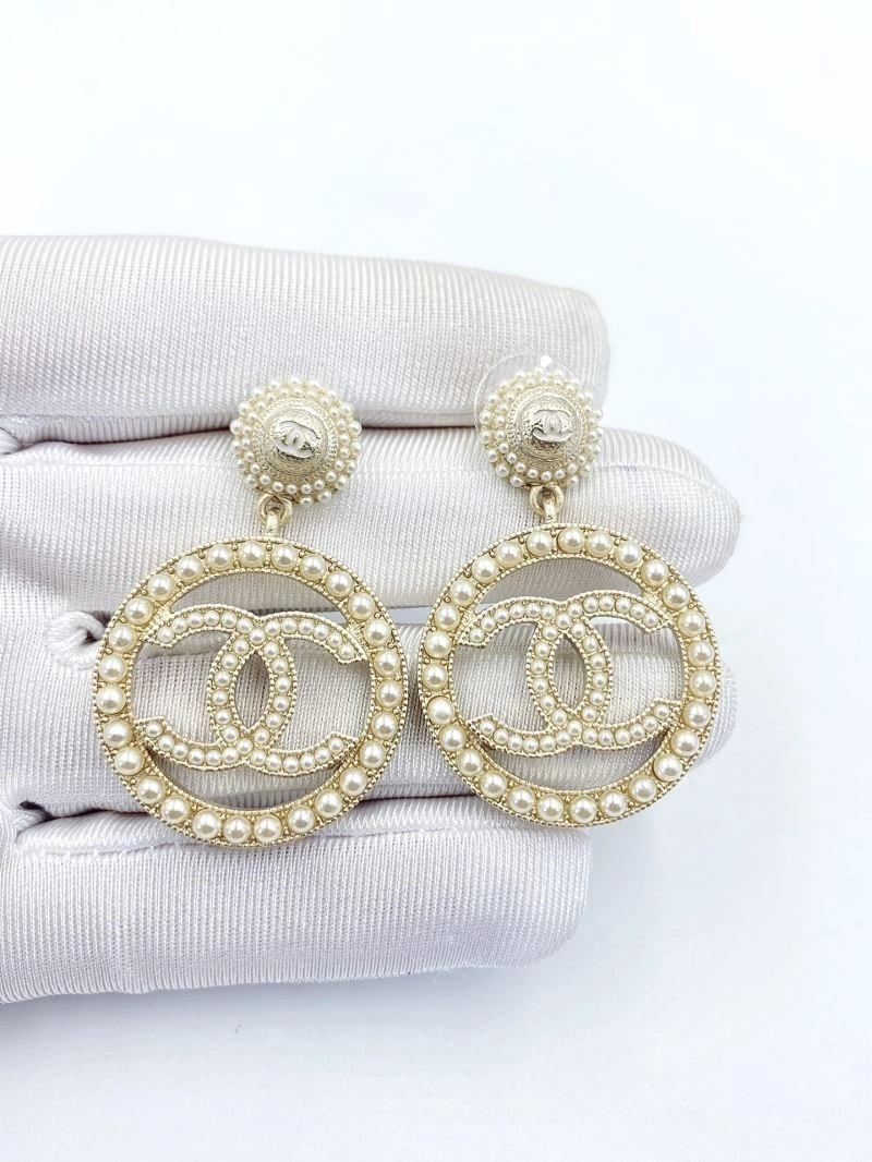 Effortless Chanel Earrings 223982