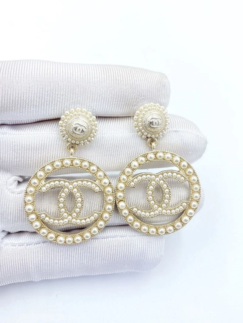 Effortless Chanel Earrings 223982