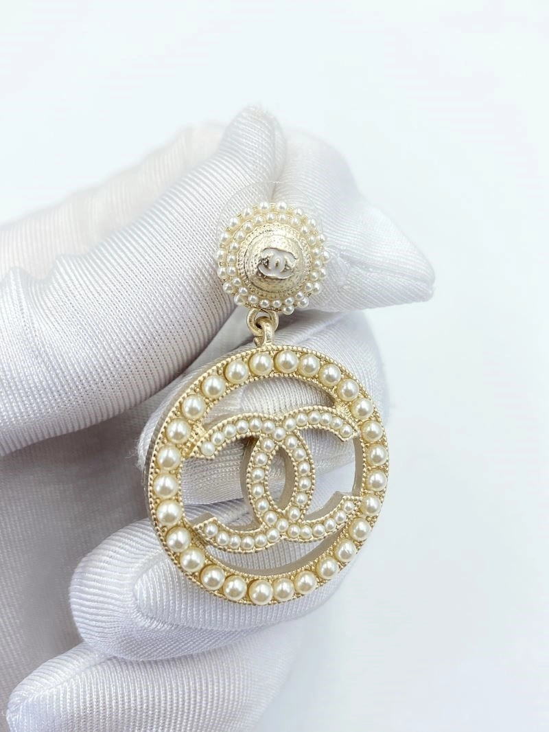 Effortless Chanel Earrings 223982