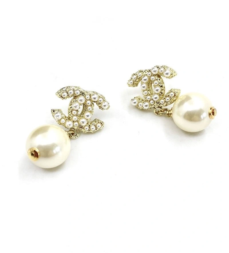 Chanel Earrings Cozy 223945