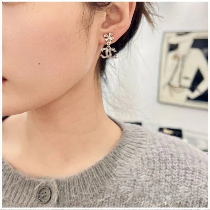 Chanel Earrings EyeCatching 223933