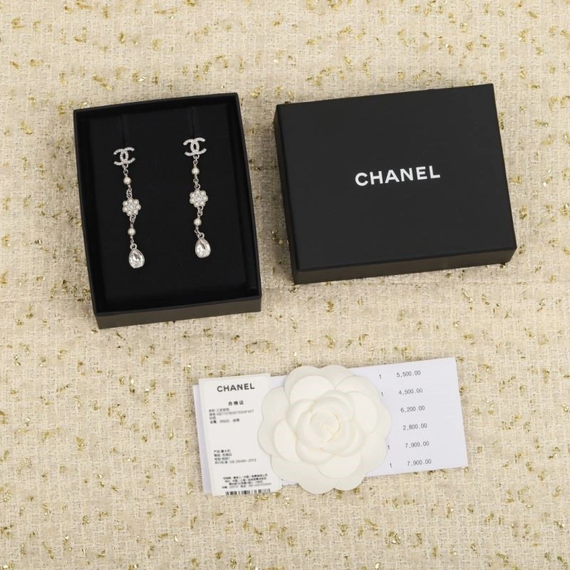 Lightweight Chanel Earrings 223896