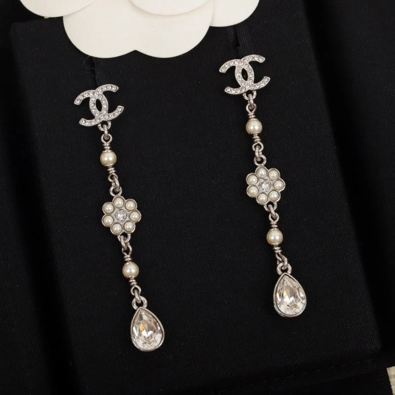 Lightweight Chanel Earrings 223896